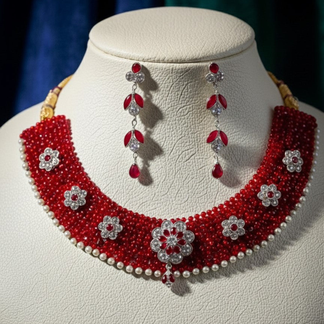Exquisite Beaded Choker with Diamond-Look Floral Motifs