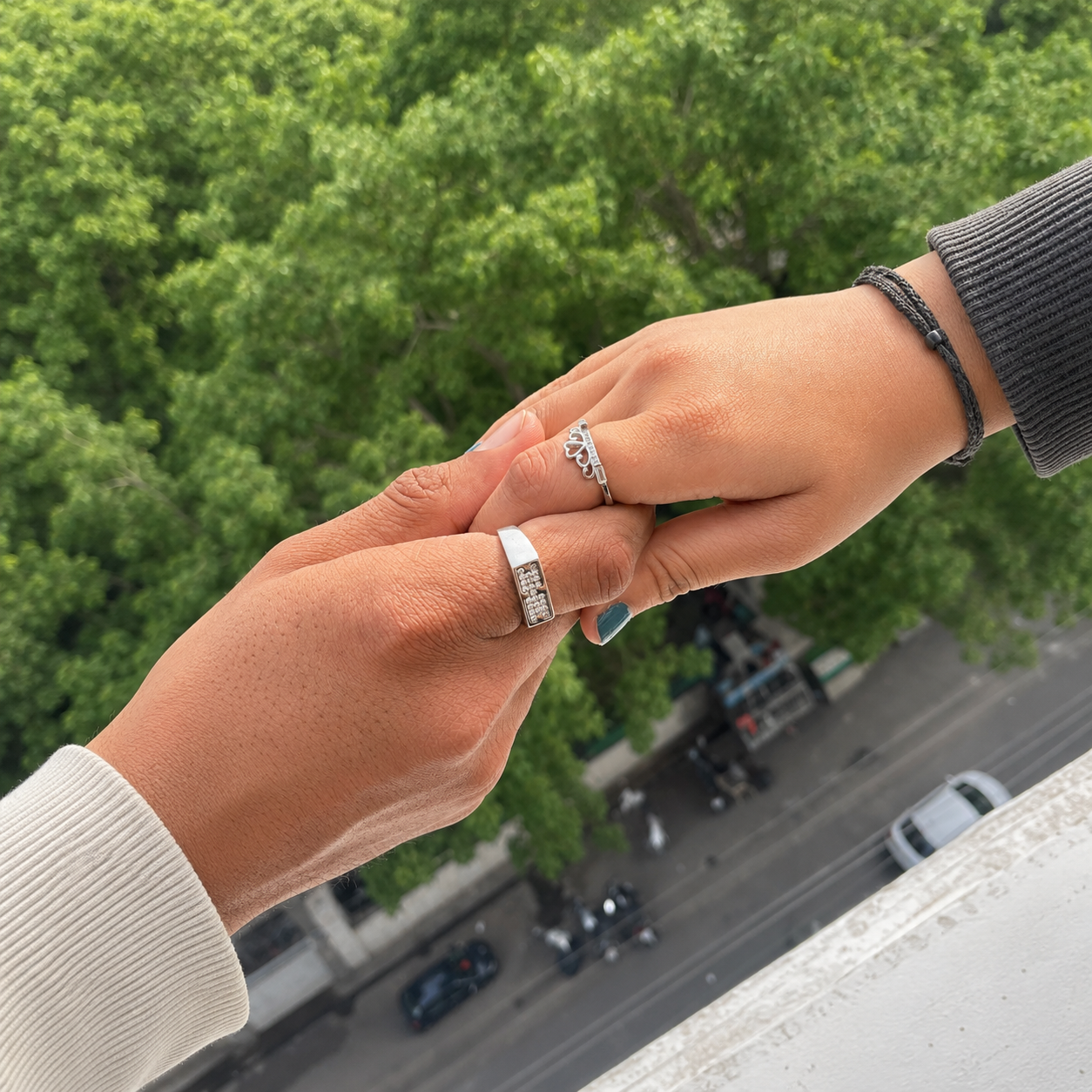 Elegant Couple Silver Ring Set – Stylish Matching Rings for Couples