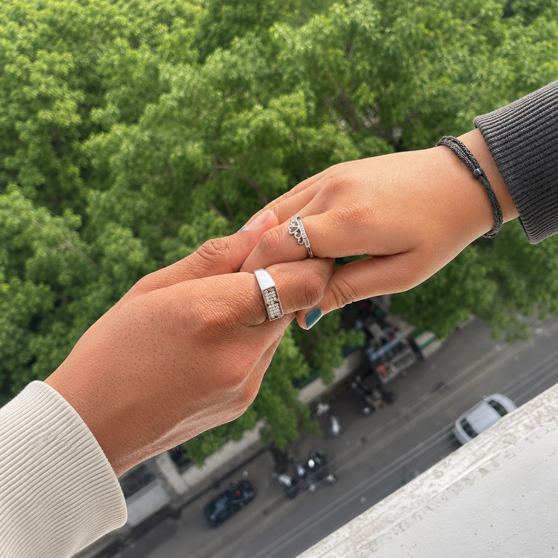 Elegant Couple Silver Ring Set – Stylish Matching Rings for Couples