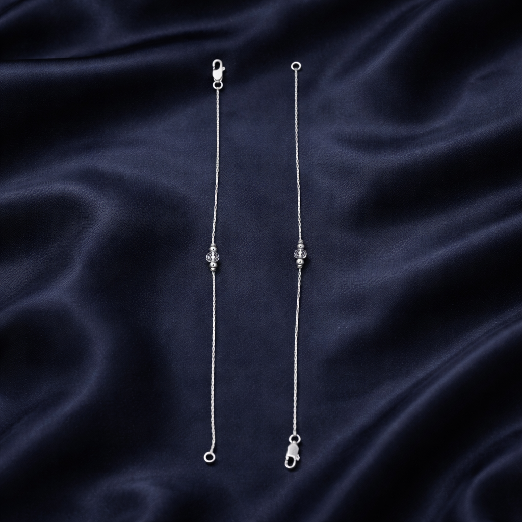 Silver Anklet with Single  Solitaire Charm.