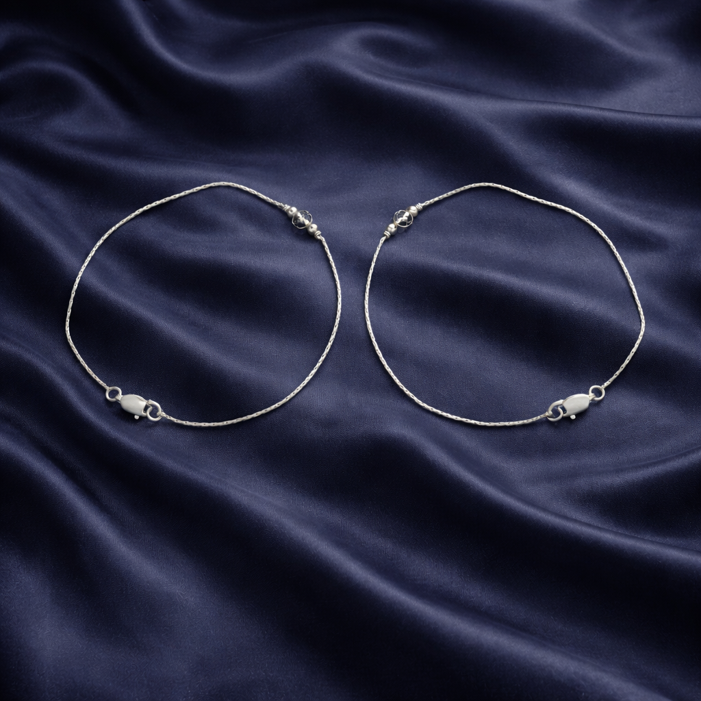 Silver Anklet with Single  Solitaire Charm.