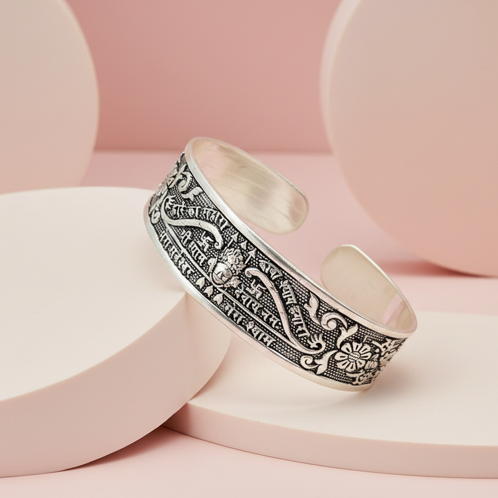 Sacred Khatu Shyam Ji Oxidized Silver Kada