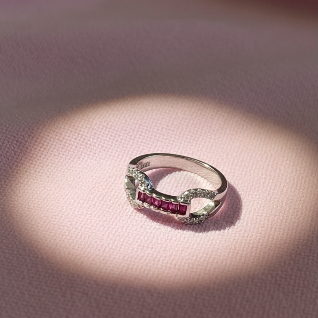 Exquisite Magenta and Diamond Link Ring